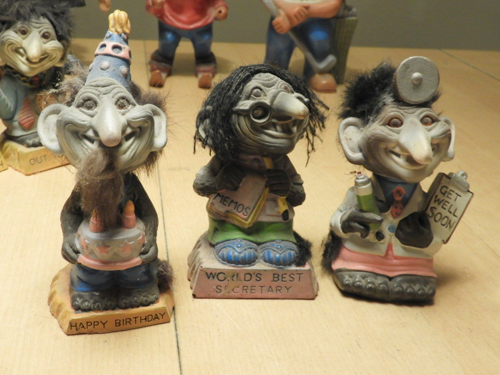 Statuette: HEICO TROLL ODER "R" mit eckige Plattli als Marke 3. PAKET – Usato da Ettingen venduto da troll-mutter 6