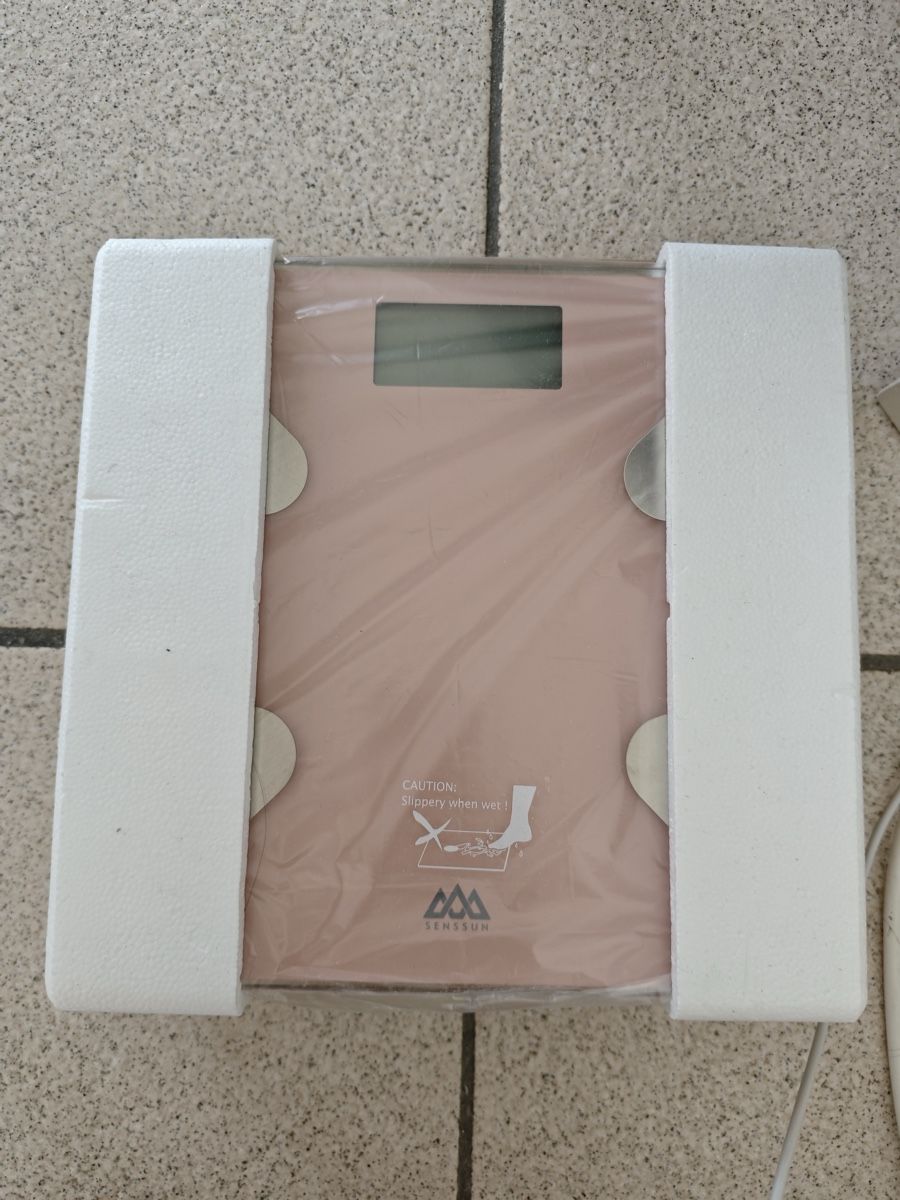 Bilance pesapersone: Pink Digital Bathroom Scale – Usato da Genève venduto da Noemie.wrmsi 3
