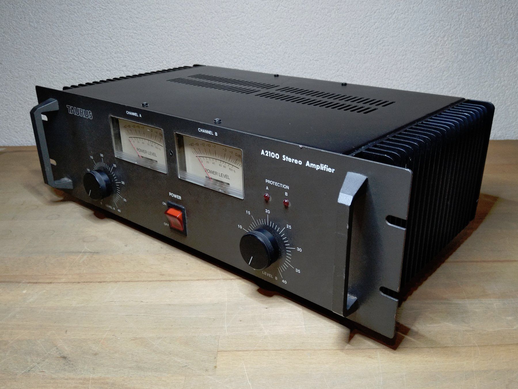 Amplificatori: Taurus A2100 Amplifier – Usato da Villeneuve venduto da Mortacci_tua 1