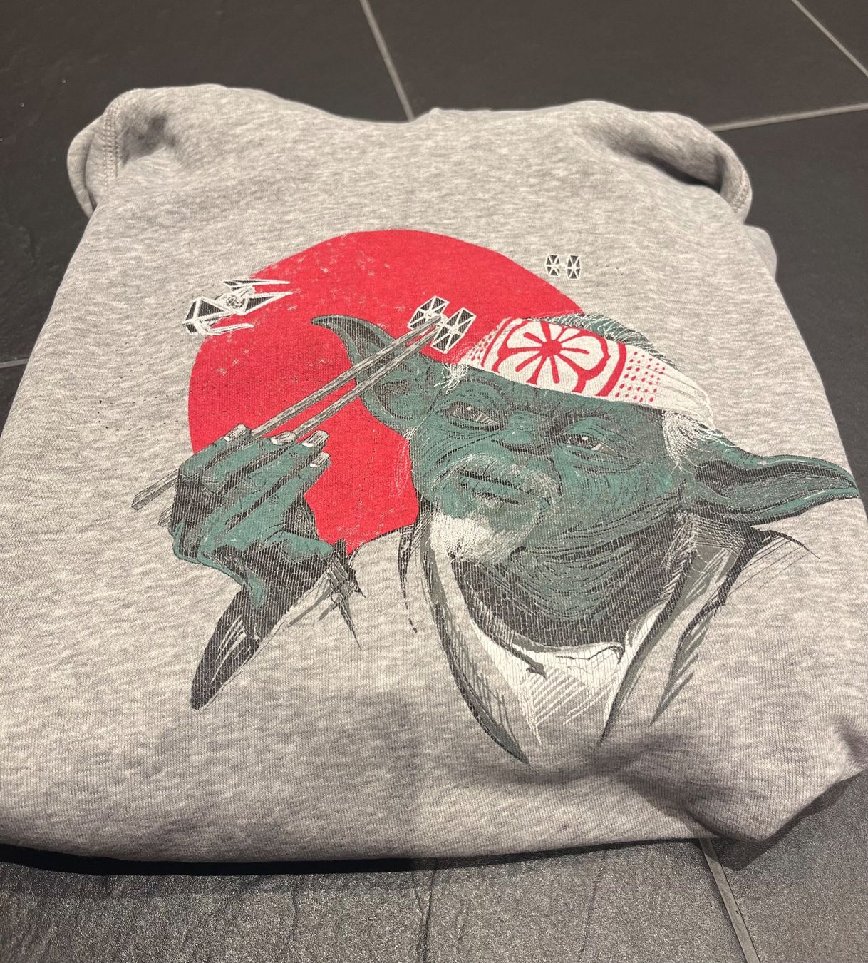 Pulls & Sweat-shirts: Wituka Pullover Yoda Star Wars – D'occasion à Pfäffikon SZ par MJTri 1