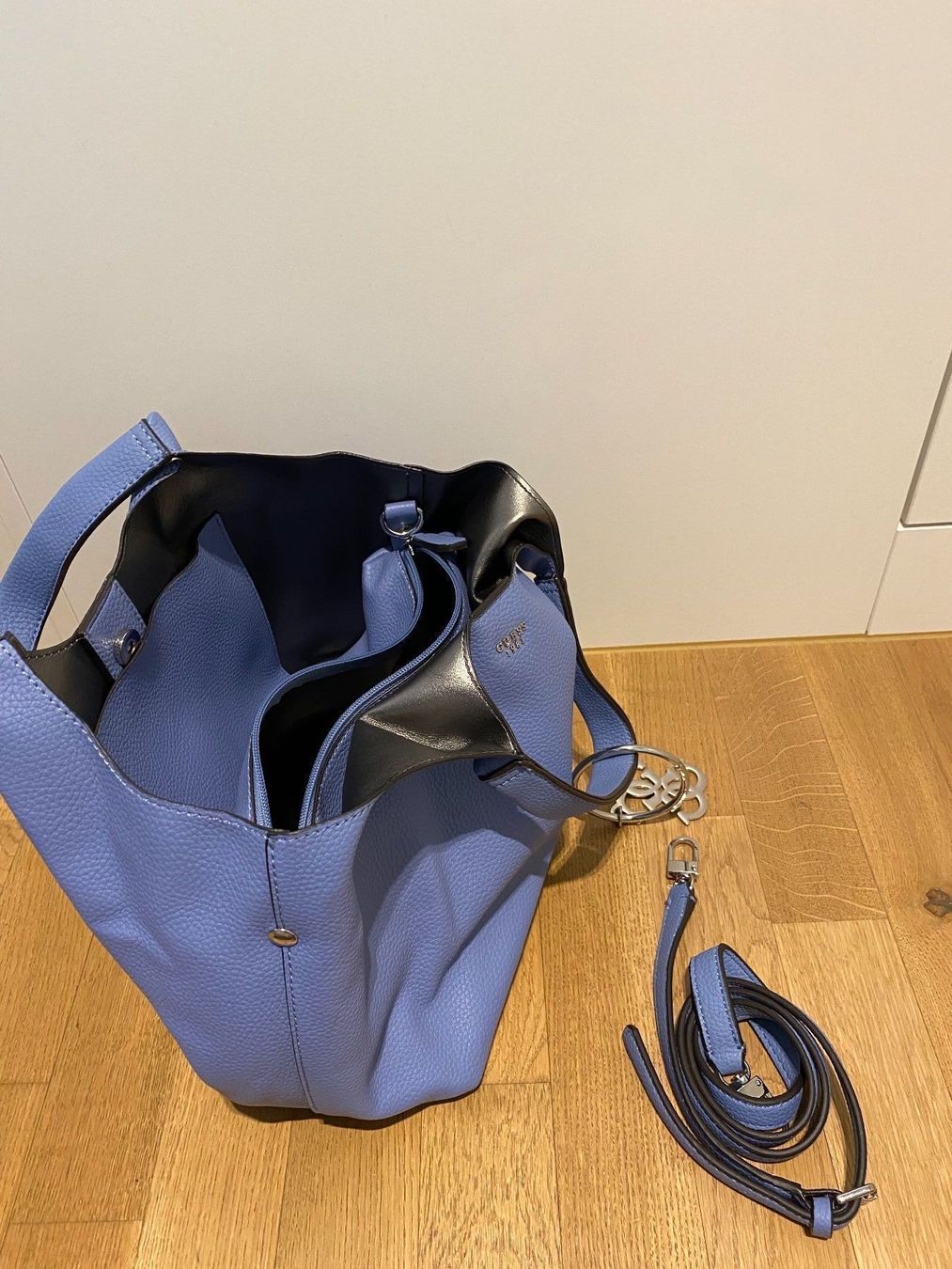 Guess Borse da donna: Schöne GUESS Tasche – Usato da Altendorf venduto da wqv_97 3