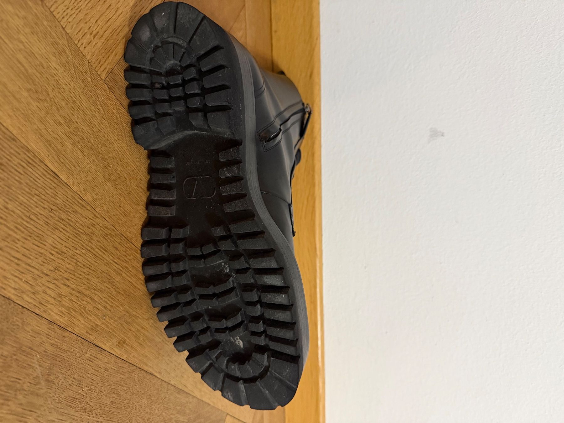 Valentino Herrenschuhe: Stivali Anfibi Valentino  - come nuove - taglia 41 – Gebraucht aus Lugano von can_xdd8 9