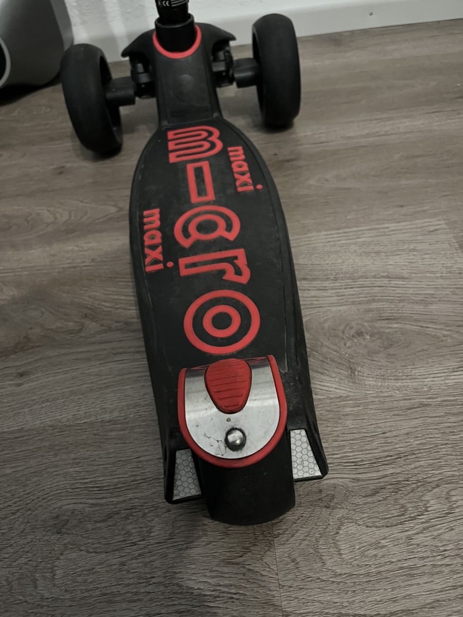 Micro Kickboard: Micro Maxi Deluxe Pro Scooter Schwarz & Rot – Usato da Reinach BL venduto da Wasser20052011 5
