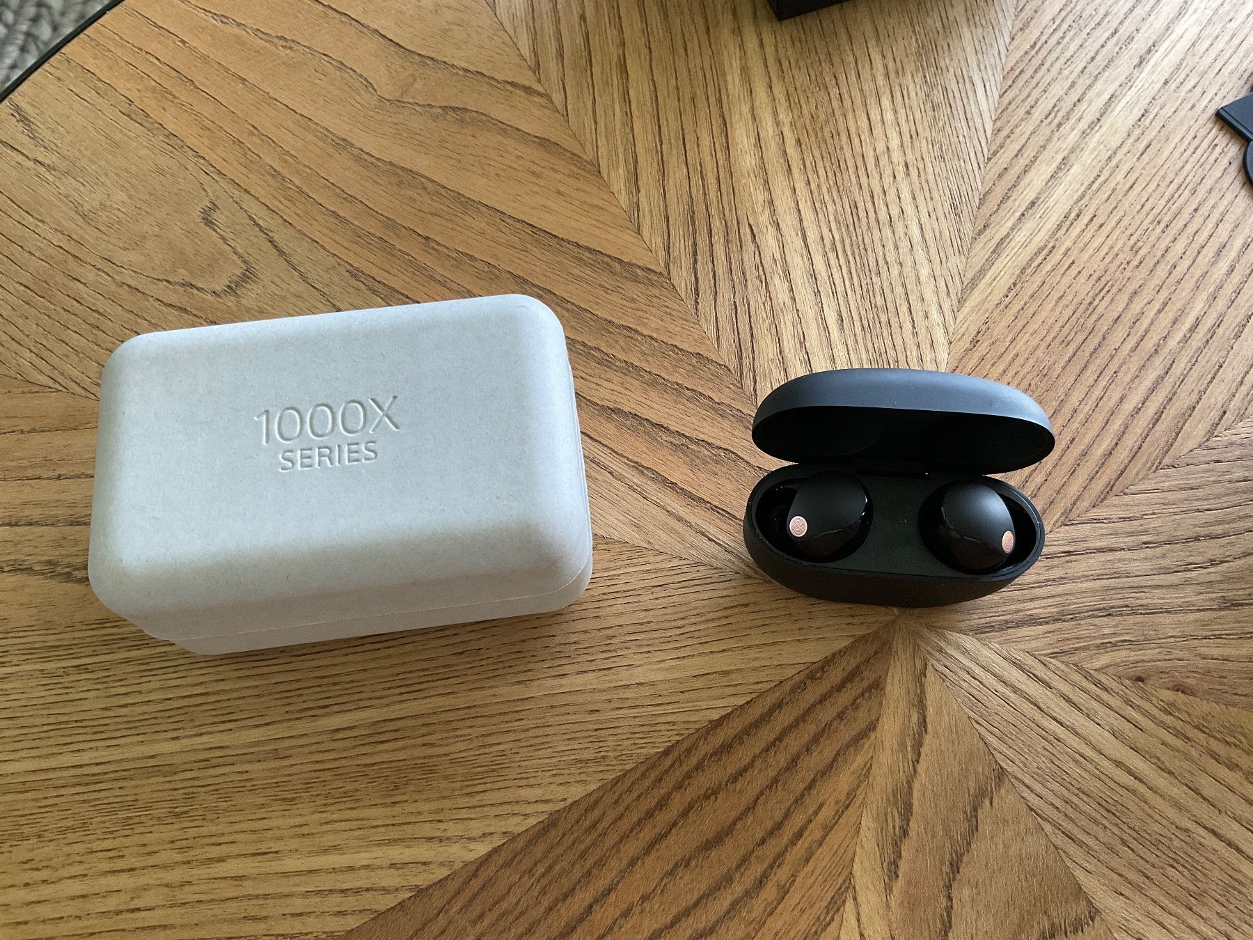 Sony Cuffie: Sony WF-1000XM5 Wireless Kopfhörer Schwarz – Usato da Widnau venduto da Mcdynamite