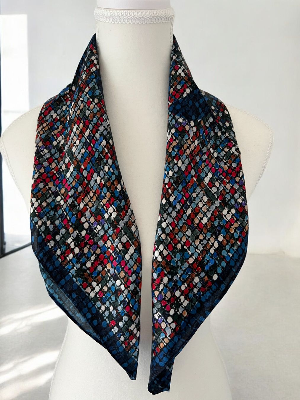 Foulard & Sciarpe: New 68cm 100% Silk Scarf, Mosaic Dots Pattern Neckscarf – Nuovo e nell'imballaggio originale da Baar venduto da virginiablossoms 4