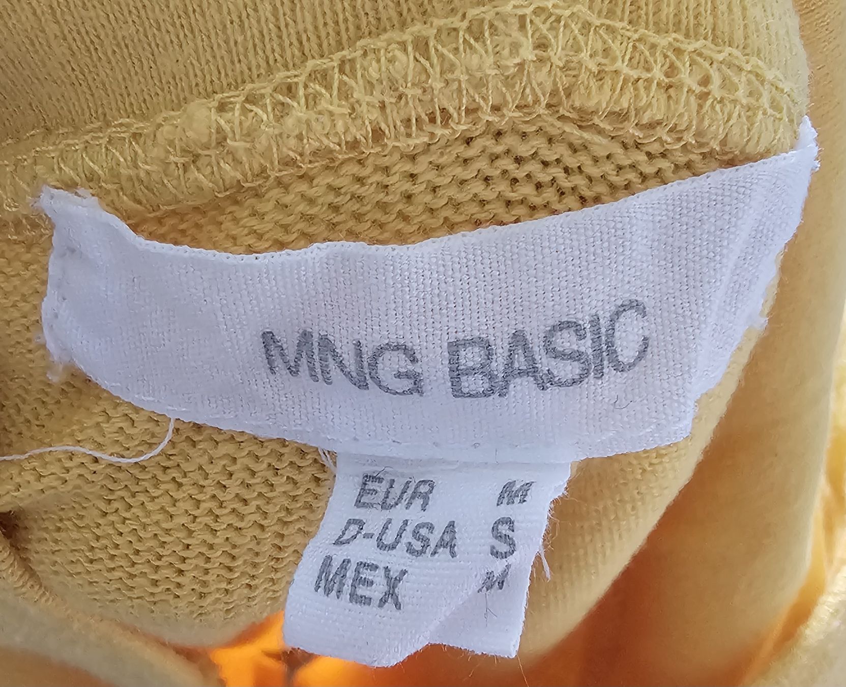 Mango Giacche: Mango Damen Strickjacke mit Kapuze Grösse M – Usato da Basel venduto da Allerlei-Basel 2