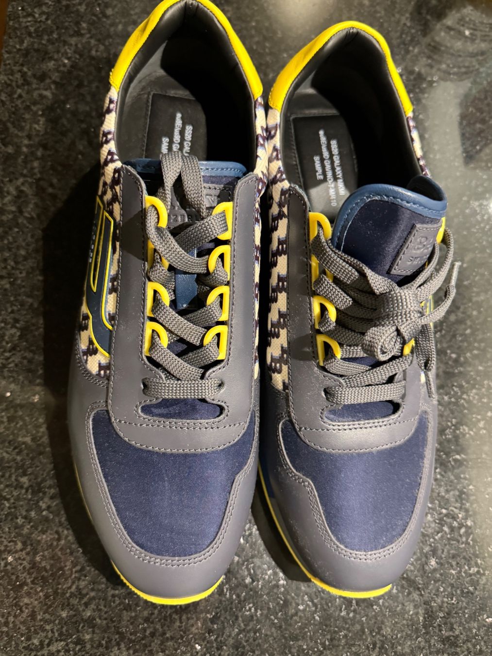 Bally Scarpe da uomo: Bally Sneaker galaxy Gr 42 – Nuovo e nell'imballaggio originale da Volketswil venduto da praxis12