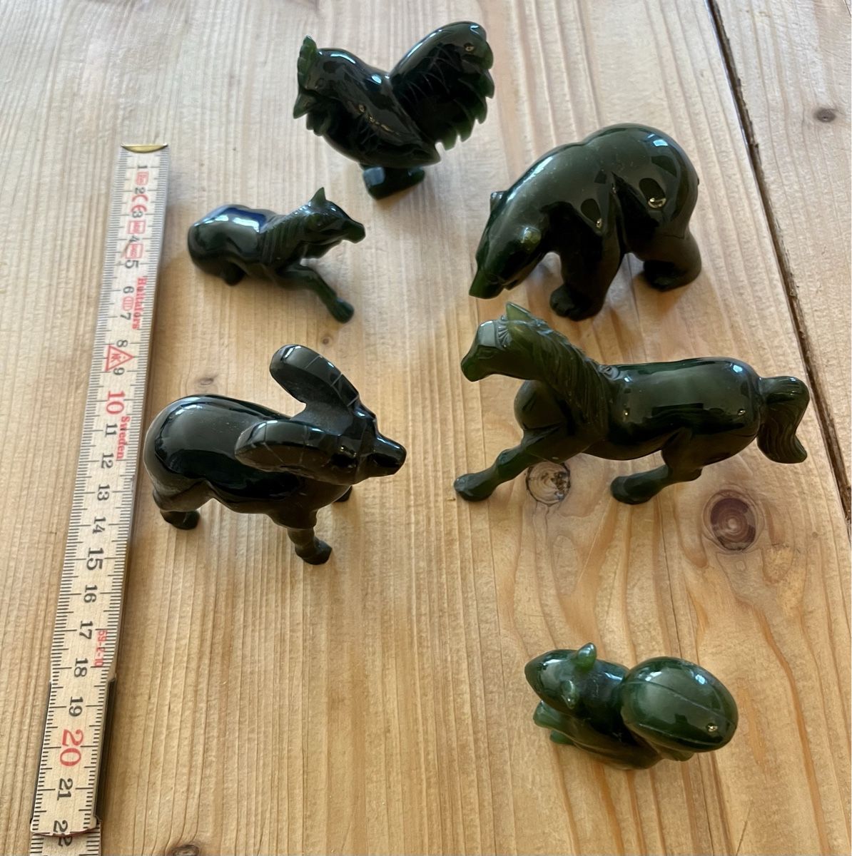 Statuette: 6 Jade-Figuren – Usato da Ottikon venduto da san_w99n 1