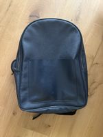 Dunkelblauer Rucksack, neuwertig