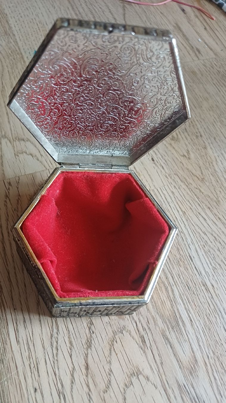 Cassapanche: Kleine Schmuckdose versilbert – Usato da Flawil venduto da Pinkmalibu 2