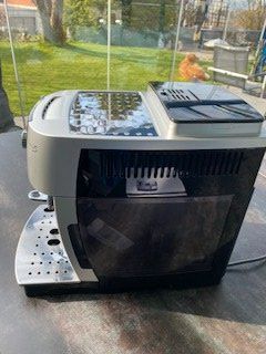 De'Longhi Kaffeemaschinen & Espressomaschinen: Kaffemaschine DeLonghi Manifica S – Gebraucht aus Arnegg von 2005hinder 1