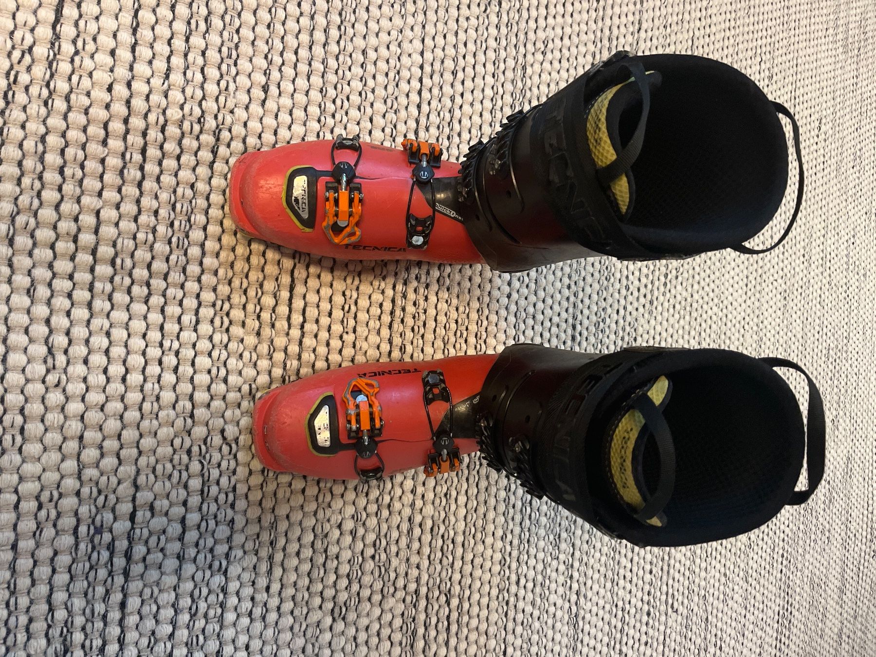 Tecnica Scarpe da uomo: Chaussures Randonnée à ski Tecnica – Usato da Vufflens-Château venduto da nme_tb7h