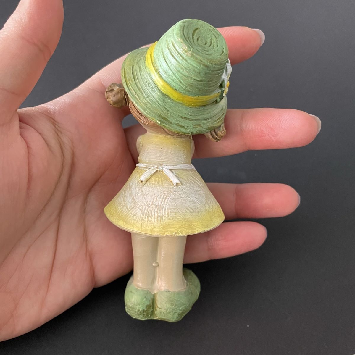 Statuette: NEU: Blumenmädchen Deko Figur – Nuovo e nell'imballaggio originale da Bellach venduto da Dreamer2501 1