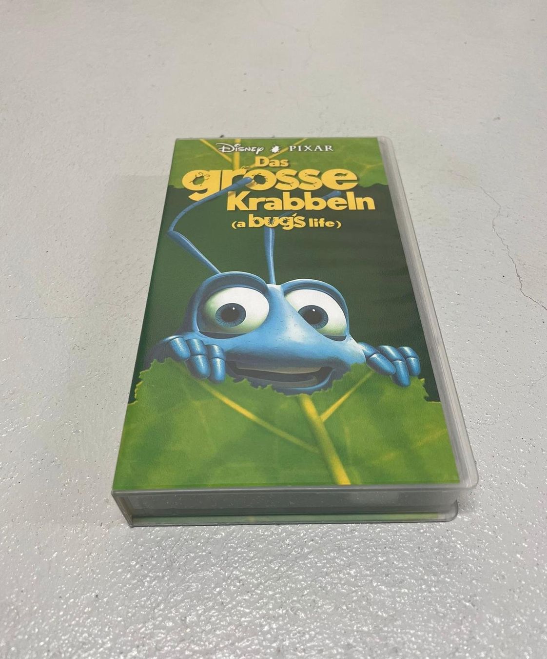Tutti i VHS: Das grosse Krabbeln VHS Videokassette – Usato da Seftigen venduto da cha_h7jt