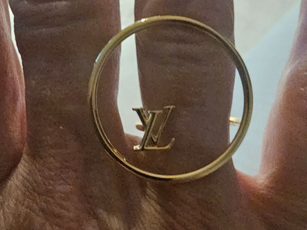 Anelli: Louis Vuitton – Bague LV Loop dorée – Usato da Mörigen venduto da uw5_bq7n 6