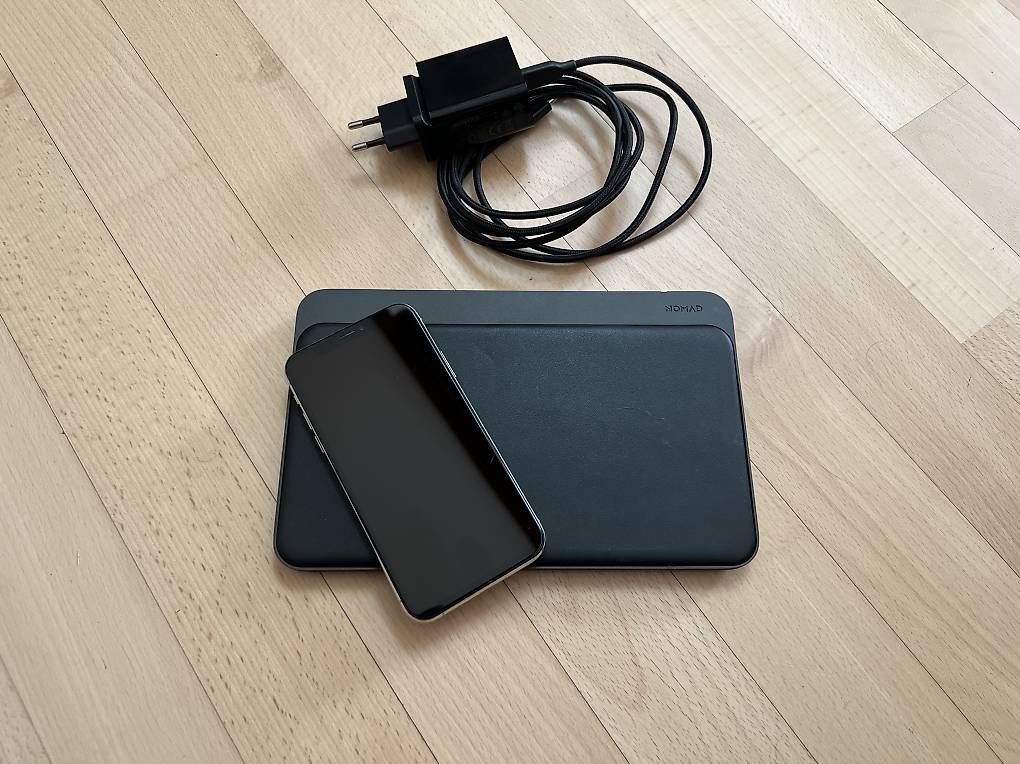 Ladegeräte: Nomad Base Station Pro  3 Geräte gleichzeitig laden. – Gebraucht aus Brügg BE von kdemian