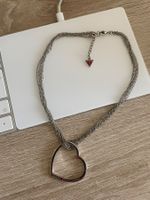 Collier Guess argenté multichaînes avec grand pendentif cœur