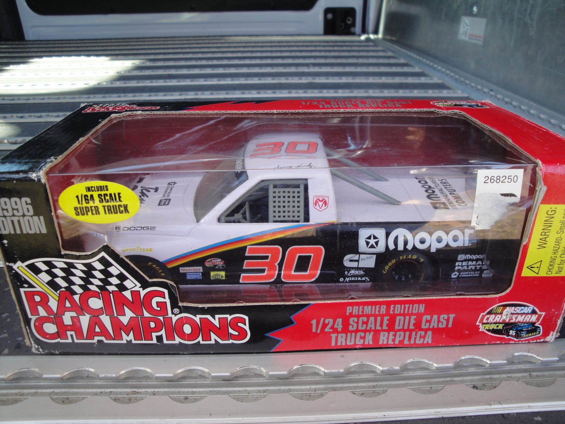 Nascar Modellautos: Dodge Pic Up NASCAR 1: 24 – Neu (gemäss Beschreibung) aus Zürich von Crocuda