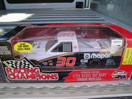 Dodge Pic Up NASCAR 1: 24