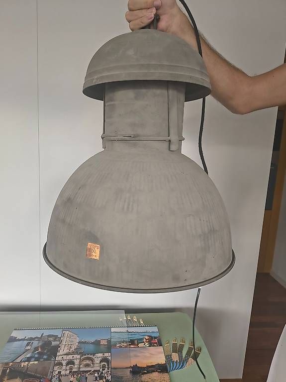 Kronleuchter & Deckenlampen: grau Lampe – Gebraucht aus Luzern von ser_rhv8