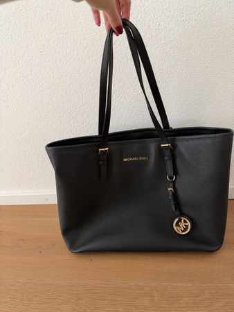 Michael Kors Jet Set Tote – Schwarz | Saffiano-Leder
