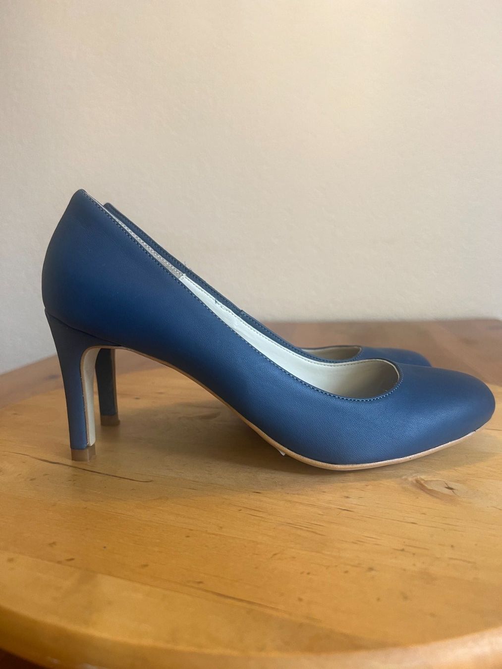 Chaussures femmes: PUMPS GR. 37 BLAU – Neuf (Voir description) à Schaffhausen par susiquatro01