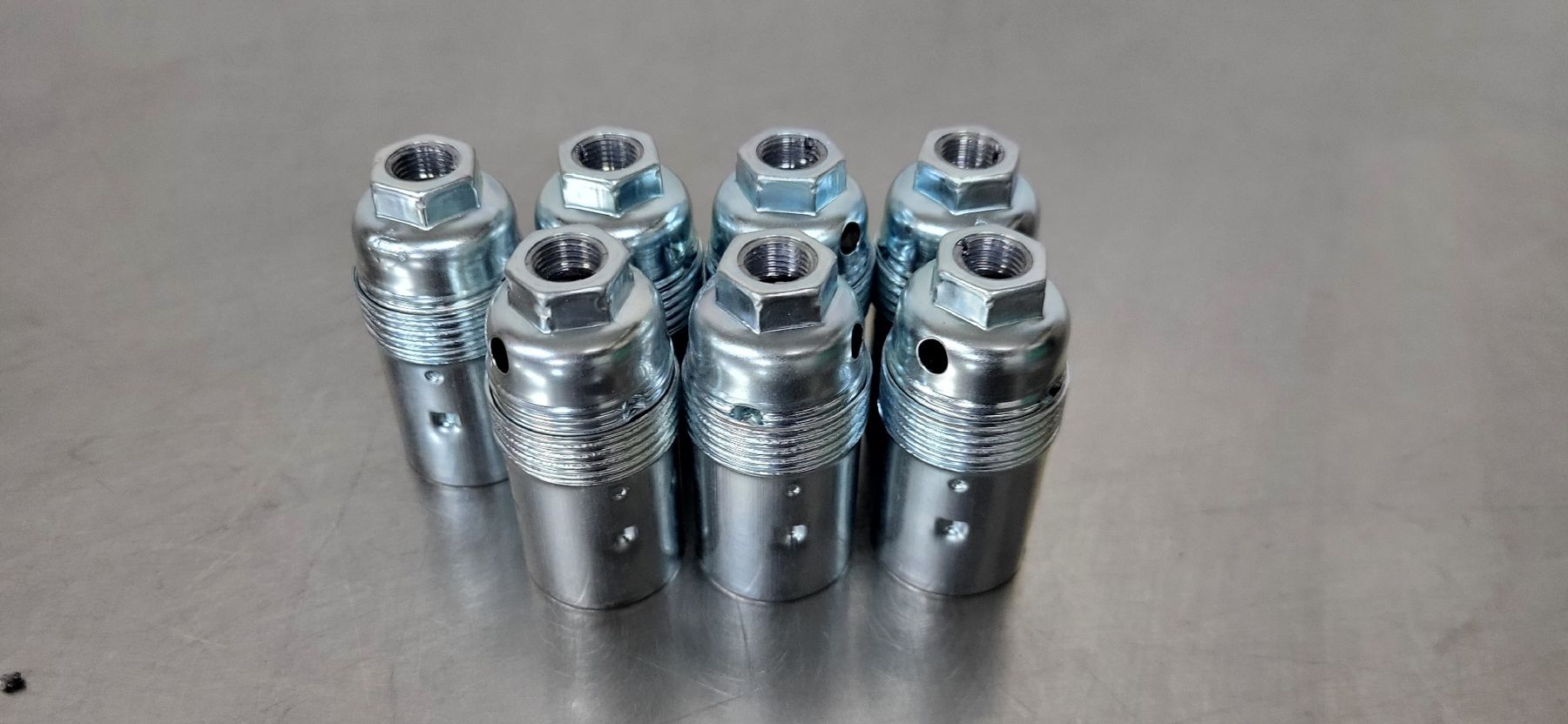 Lampade: 7 Lampenfassungen E 14 neu – Nuovo e nell'imballaggio originale da Zürich venduto da timbuktu03