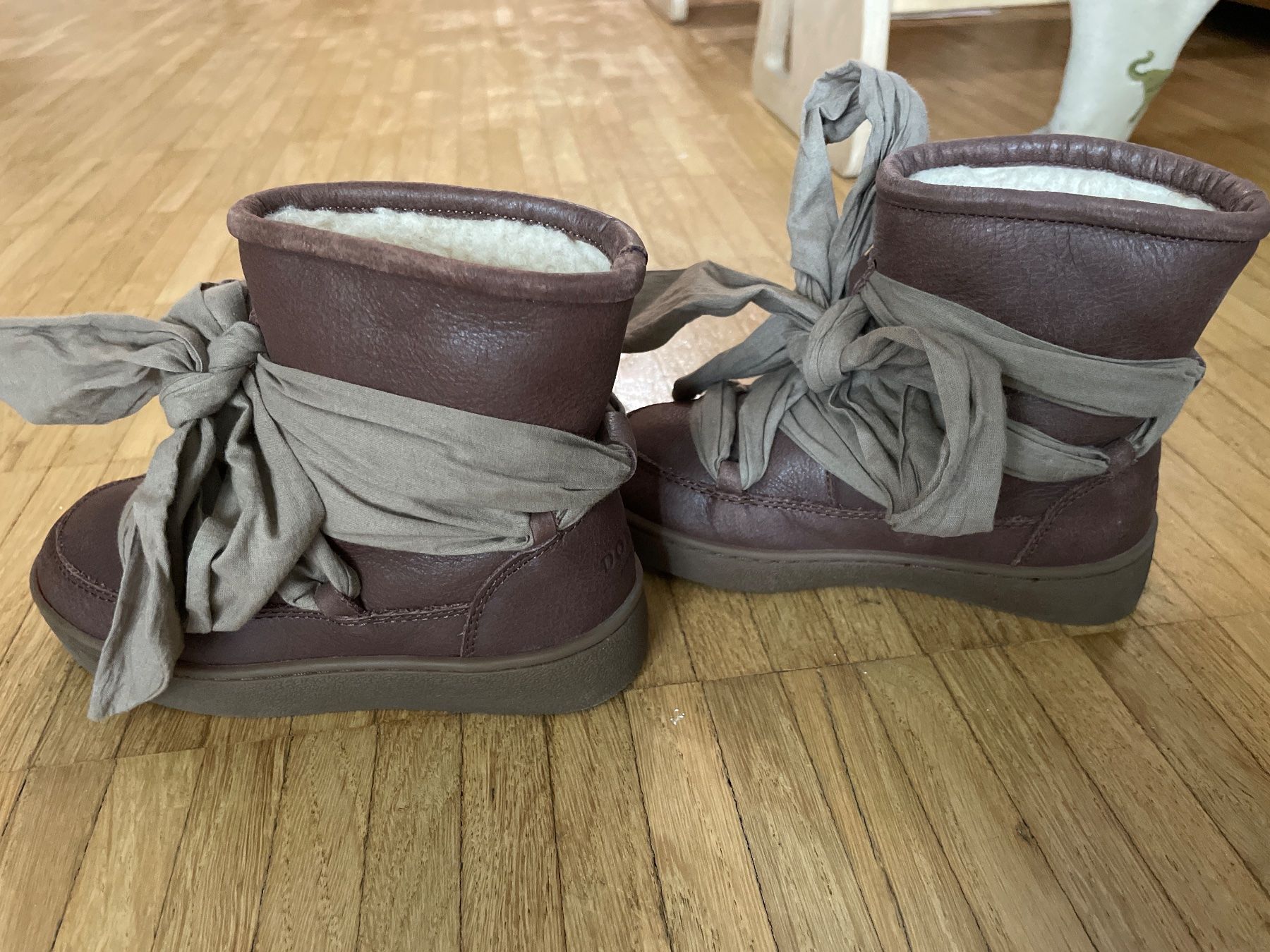 Scarpe per ragazze: Donsje Winterstiefel mit Schleifen, Gr. 27 – Usato da Brüttisellen venduto da Setri 2