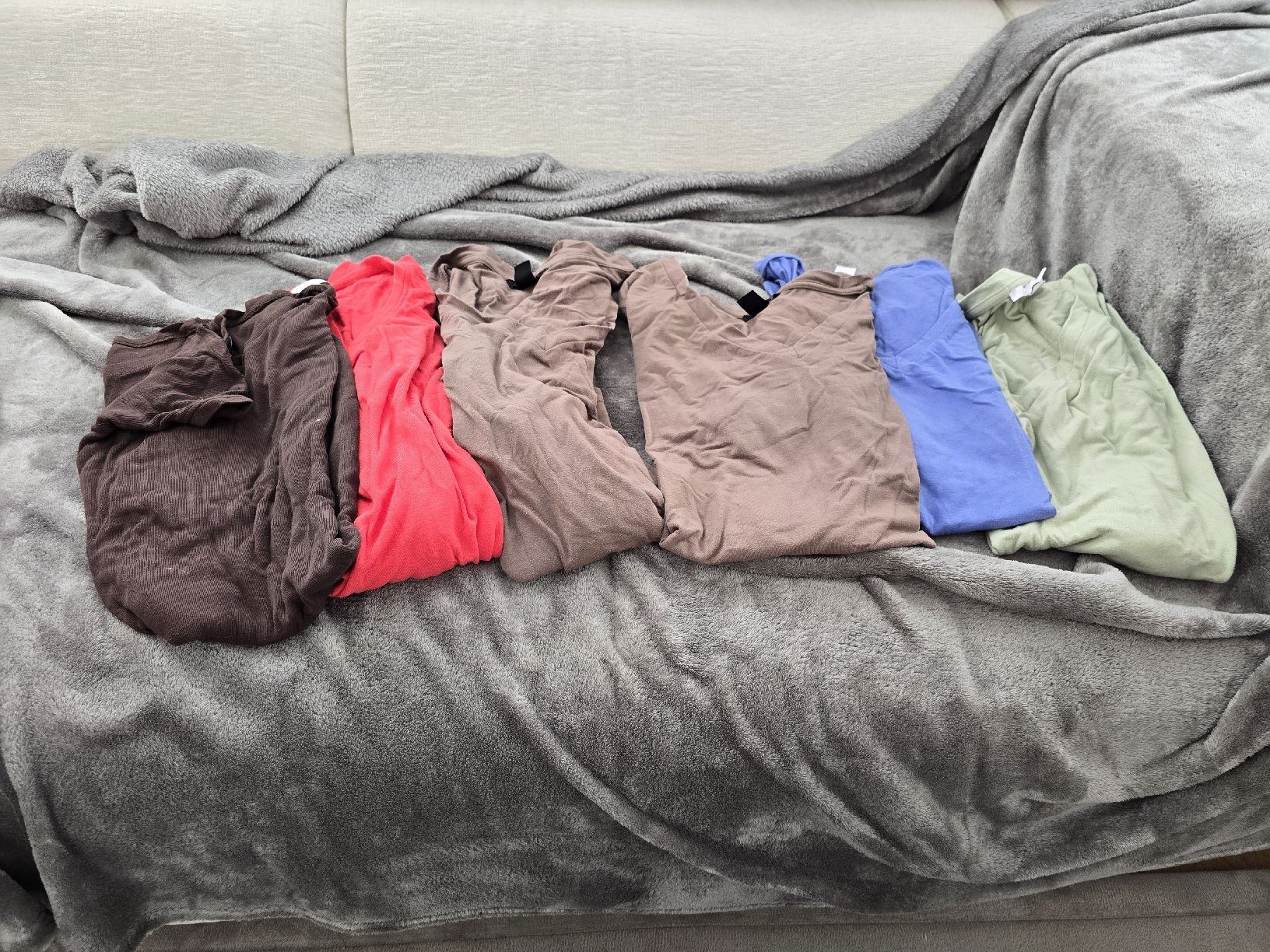Lots de vêtements: Damen-Kleider – D'occasion à Knonau par Vrony6 4