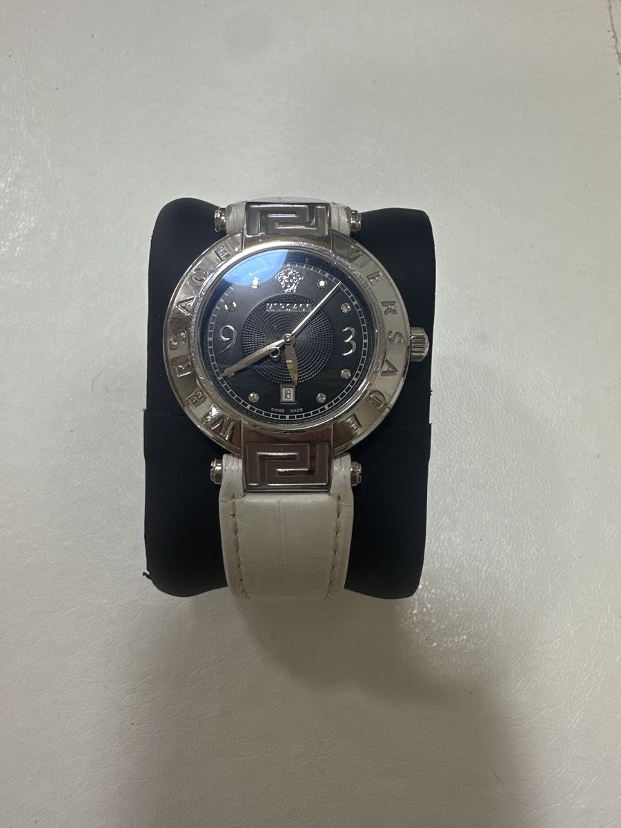 Versace Montres: Versace – D'occasion à zürich par bijouteriegossauer