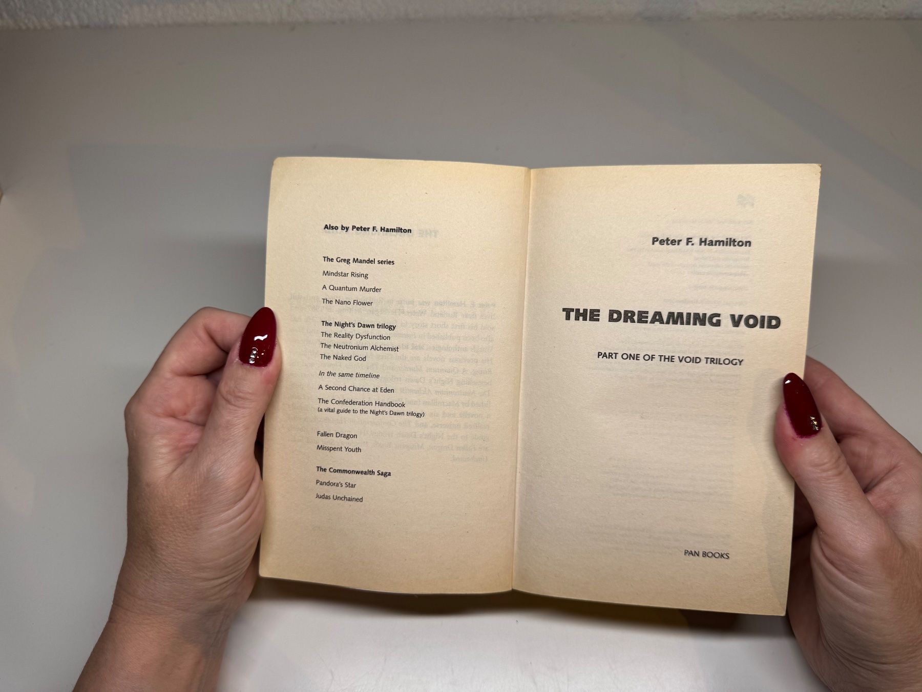 Libri: NOVEL: Peter F. Hamilton, The Dreaming Void – Usato da Grosswangen venduto da English_books 2