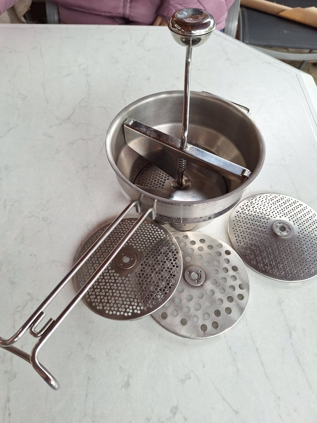 Elettrodomestici da cucina: MOHA CHROMSTAHL PASSEVITE – Usato da Huttwil venduto da Kunterbuntli