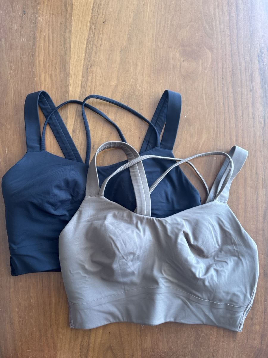 Lululemon Top: Lululemon Sports Bra Two-Pack Beige Black Size Small – Usato da Zürich venduto da are_7f62