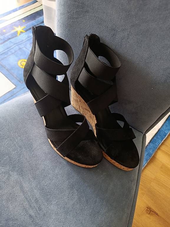 Scarpe da donna: Ungetragene absatzschuhe  – Usato da Altstätten SG venduto da sin_2ml6 1