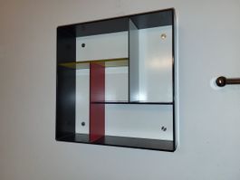 Badezimmer-Regal. Aus Glas. Mondrian-Design