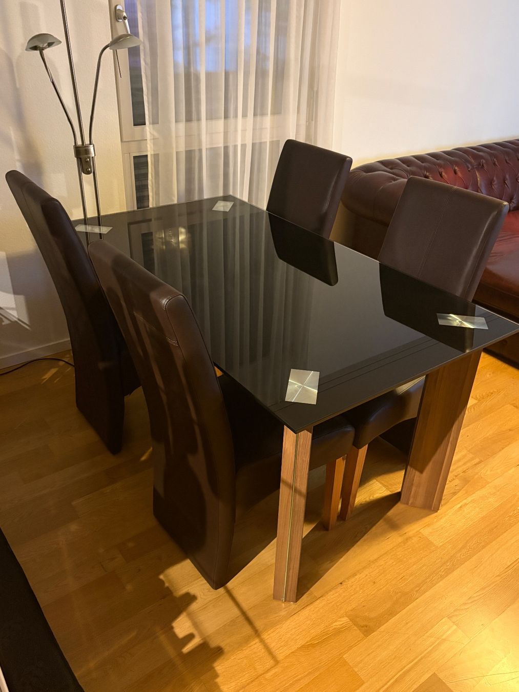 Tables: Glastisch schwarz, 90x160cm, Höhe 77cm – D'occasion à Allschwil par Tasting 4