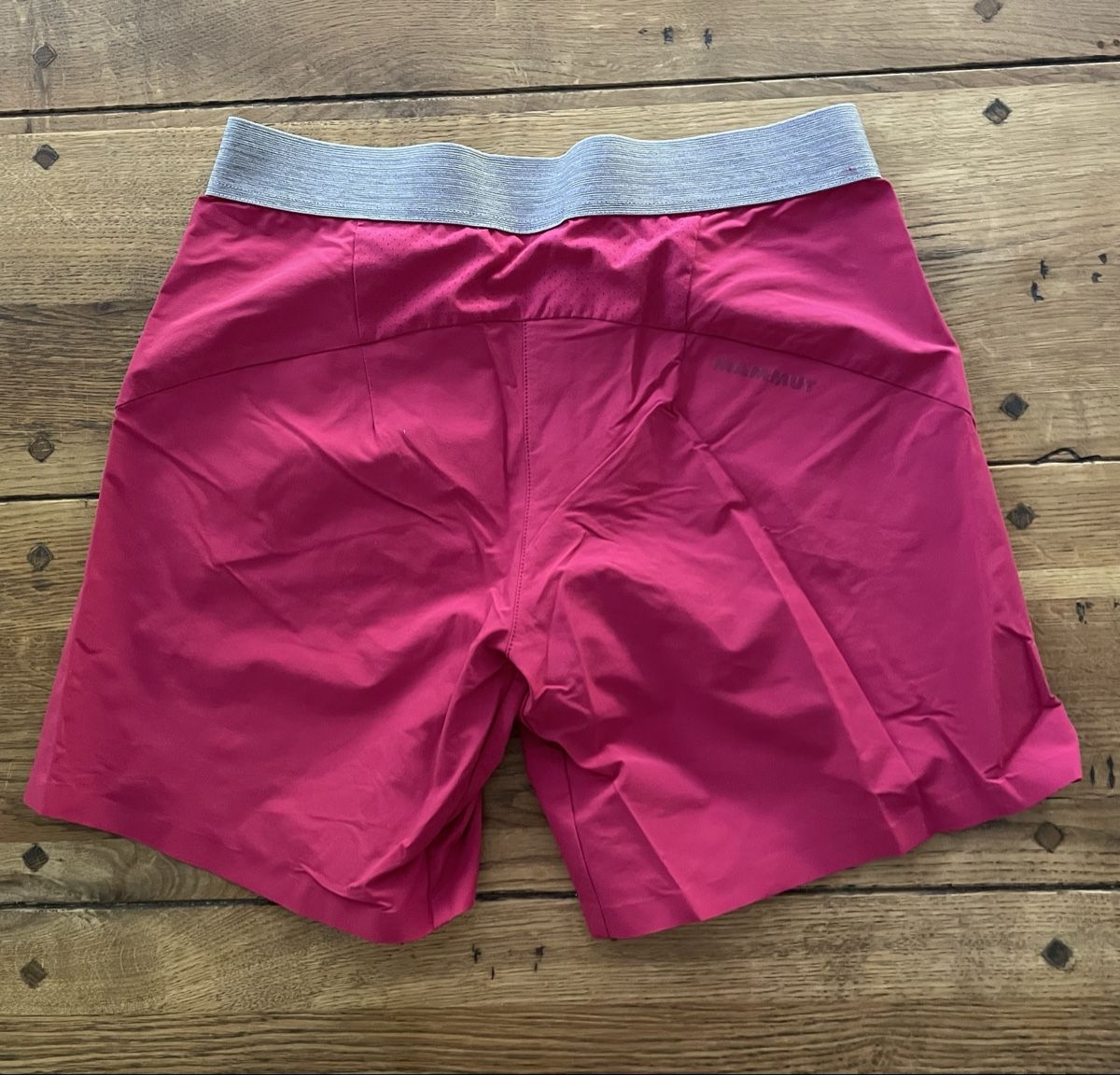 Mammut Hosen: Shorts Mammut rose taille M comme neuf – Neu (gemäss Beschreibung) aus Marin-Epagnier von sachaechinta 1