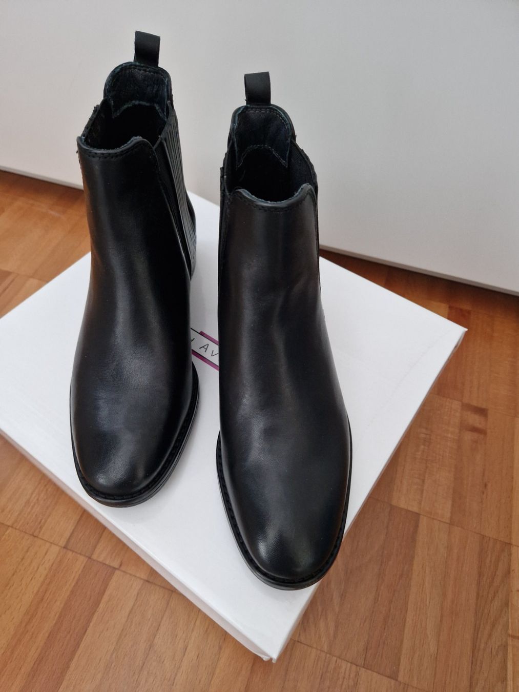 Scarpe da donna: Bottines chelsea noires – Nuovo e nell'imballaggio originale da Pully venduto da Andalous 1
