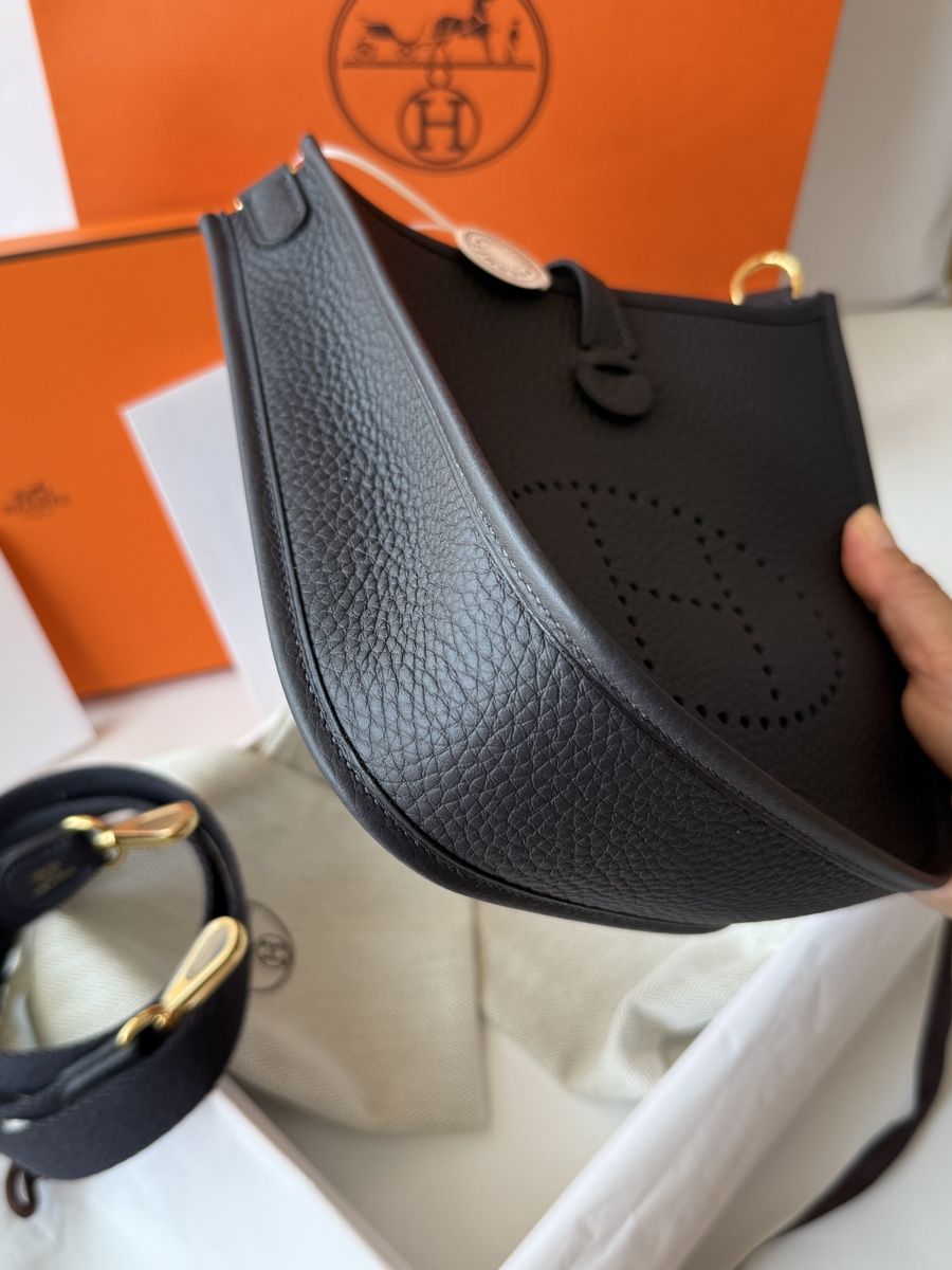 Hermès Taschen: Hermès Mini Évelyne 16 Amazone New! – Neu und originalverpackt aus Genève von Sally_LuxxyGeneva 4