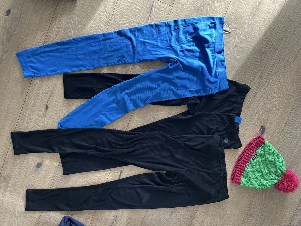 Lotti & Set di vestiti: Winterkleiderpaket Mädchen 146-164 – Usato da Winterberg ZH venduto da Amina023 4