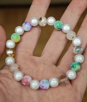 Sommerliches Armband mit bunten Perlen (leuchtet im Dunkeln)