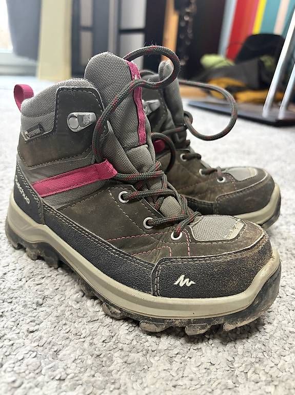 Scarpe per ragazzi: Kinder Wanderschuhe Decathlon (Quechua) EU 31 ? robust – Usato da Bern venduto da ZwahlenM