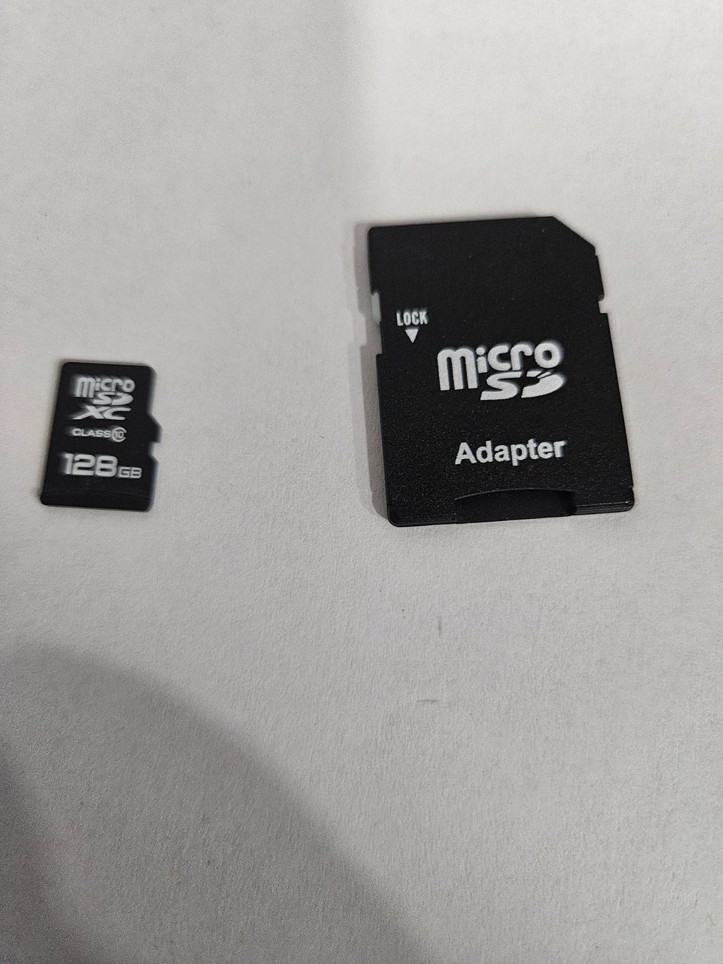 Schede di memoria: Carte memoire micro sd 128 go class 10 + adaptateur – Nuovo e nell'imballaggio originale da Valentigney venduto da OrigineProd