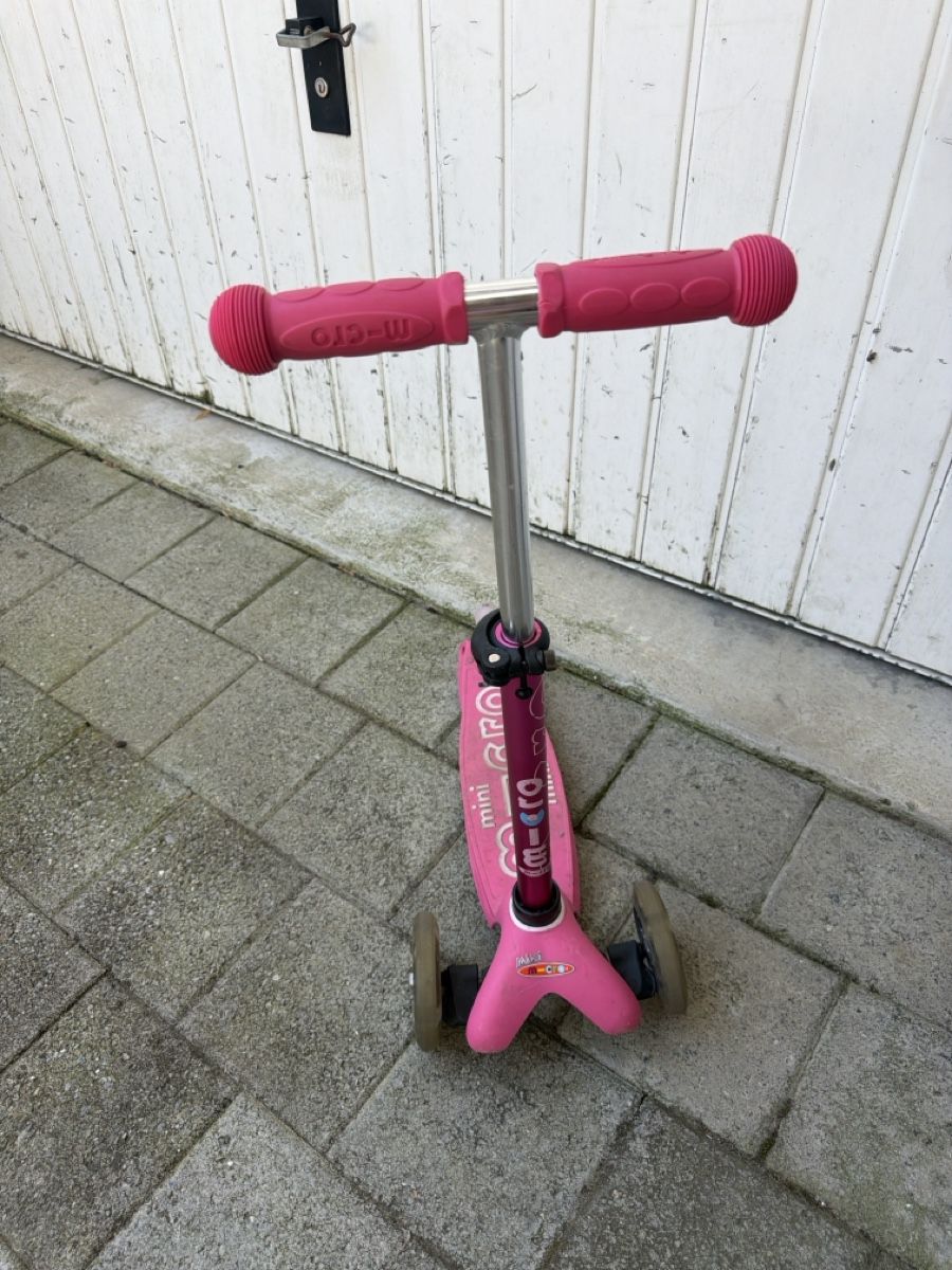 Micro Kickboard: Kickroller Mini Micro pink gebraucht – D'occasion à Bassersdorf par camu07 2