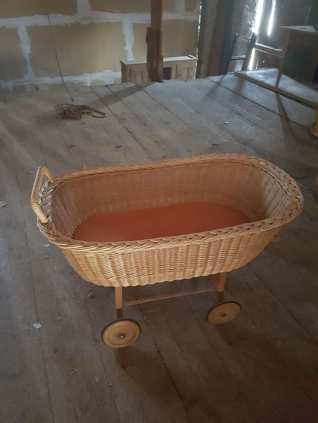 Carrozzine: Kinderwagen geflochten – Usato da Sils im Domleschg venduto da platin01 6