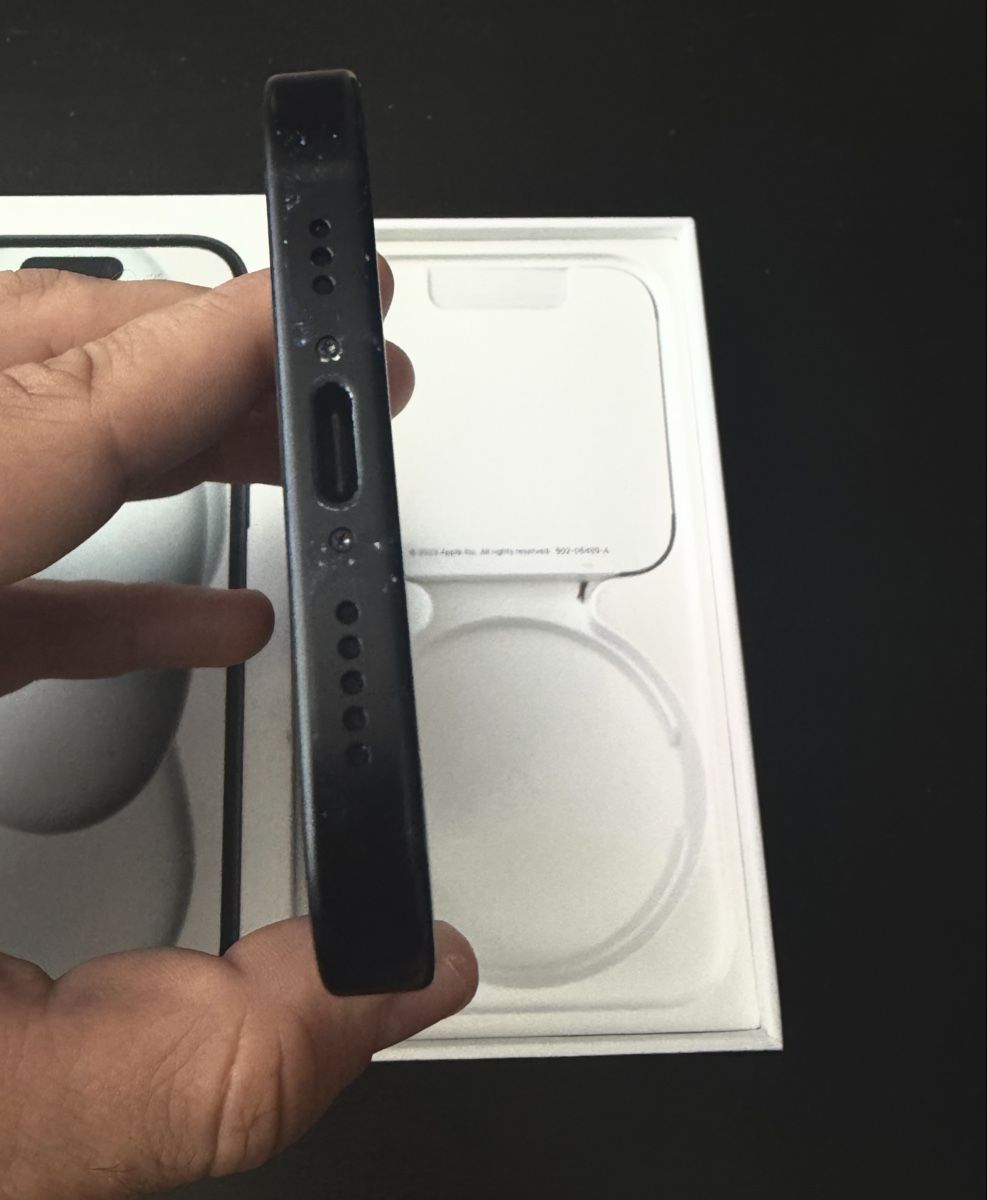 Apple Telefoni cellulari / Smartphones: iPhone 15 noir 128Gb  – Difettoso da Genève venduto da Phoneconcept 6
