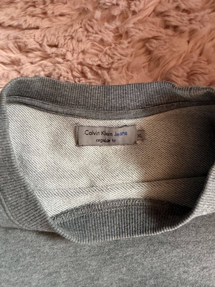 Calvin Klein Pulls & Sweat-shirts: Pullover Calvin Klein Jeans grau – D'occasion à Faulensee par san_26hj 2