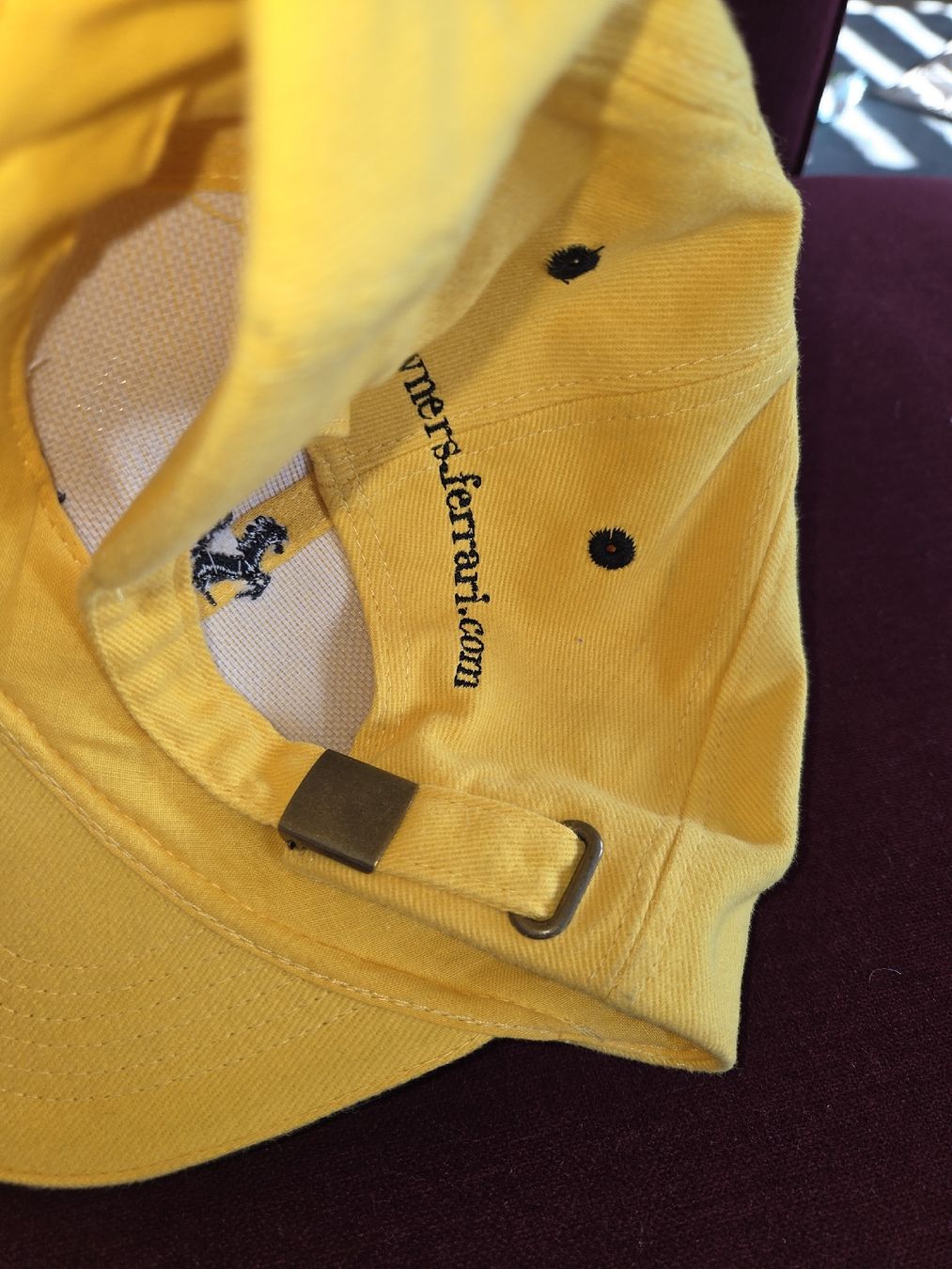 Copricapi, berretti & cappellini: Ferrari Owners Club Hat – Nuovo (secondo la descrizione) da Zürich venduto da Comixbazaar 3