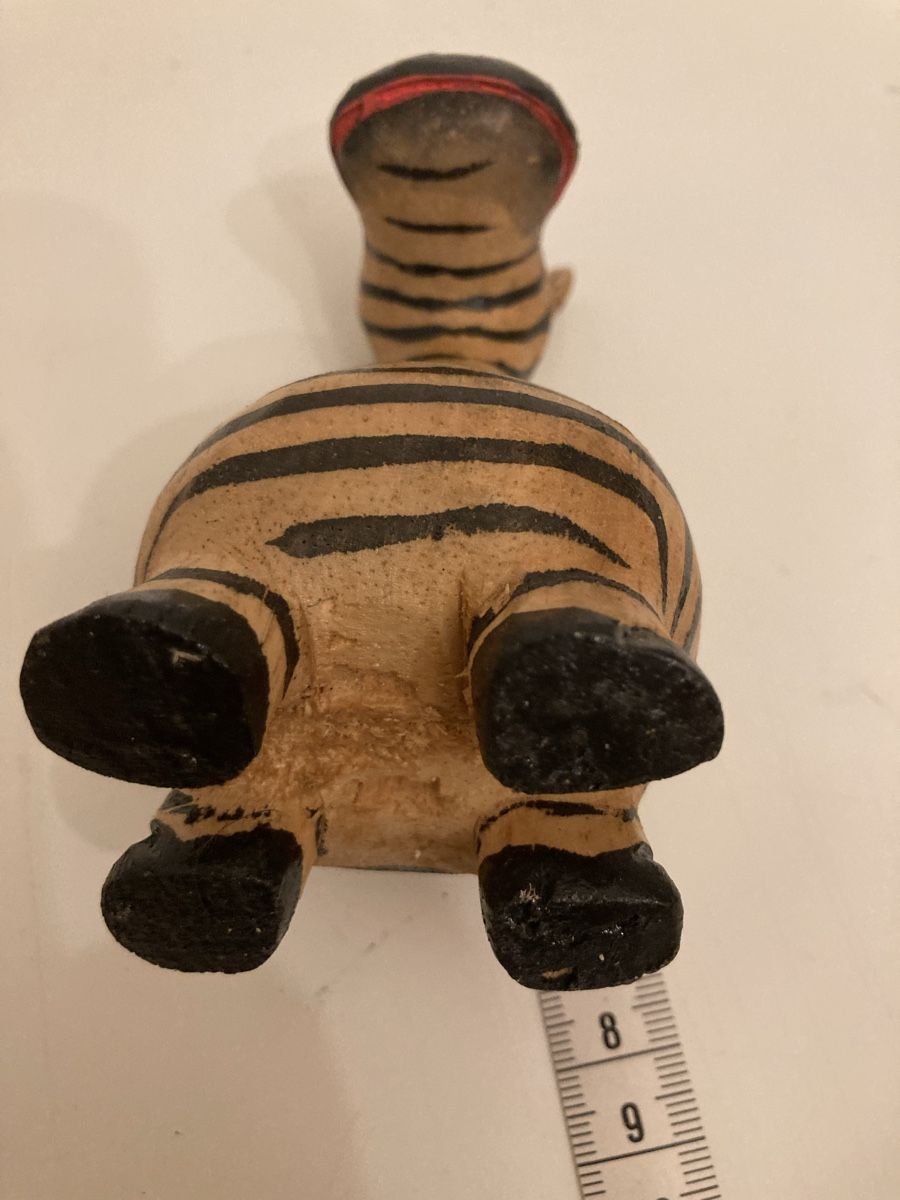 Giocattoli: Entzückendes Handgeschnitztes Zebra aus Holz – Usato da Allschwil venduto da Maline1 3