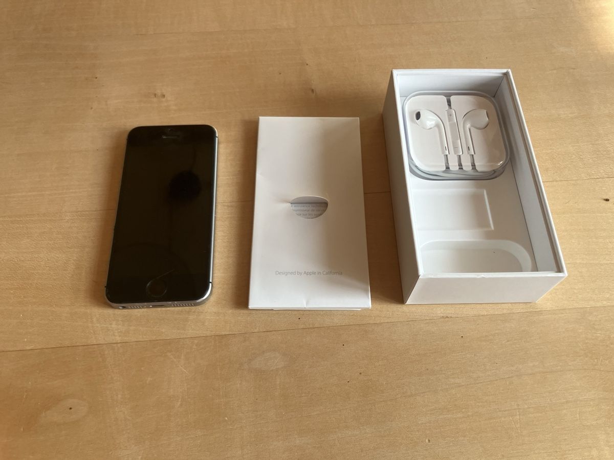 Apple Portables: iPhone SE 2016 – D'occasion à Heimiswil par retowidmer 3